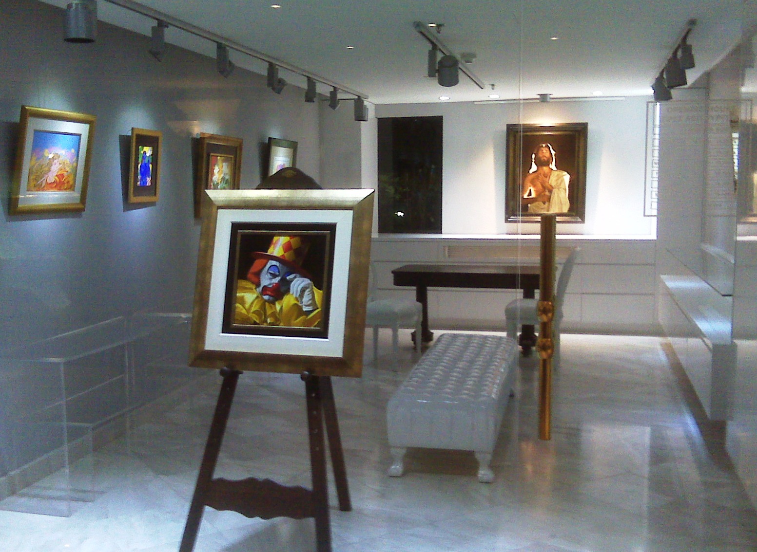Virtu Gallery - Hilton